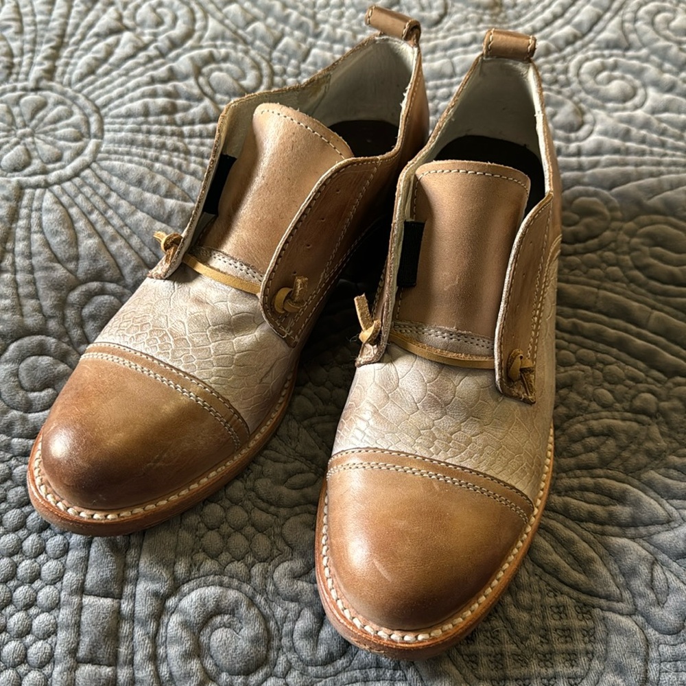 Freebird Mabel in Tan Nude Snakeskin Flats Loafers